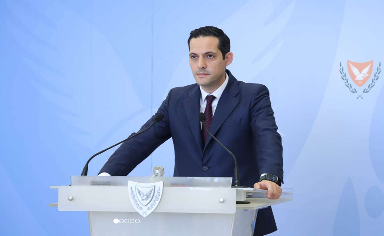 Λετυμπιώτης: «Δεν εργοδοτήθηκε τέτοιο πρόσωπο» - Η απάντηση της Κυβέρνησης για «Σάντη»