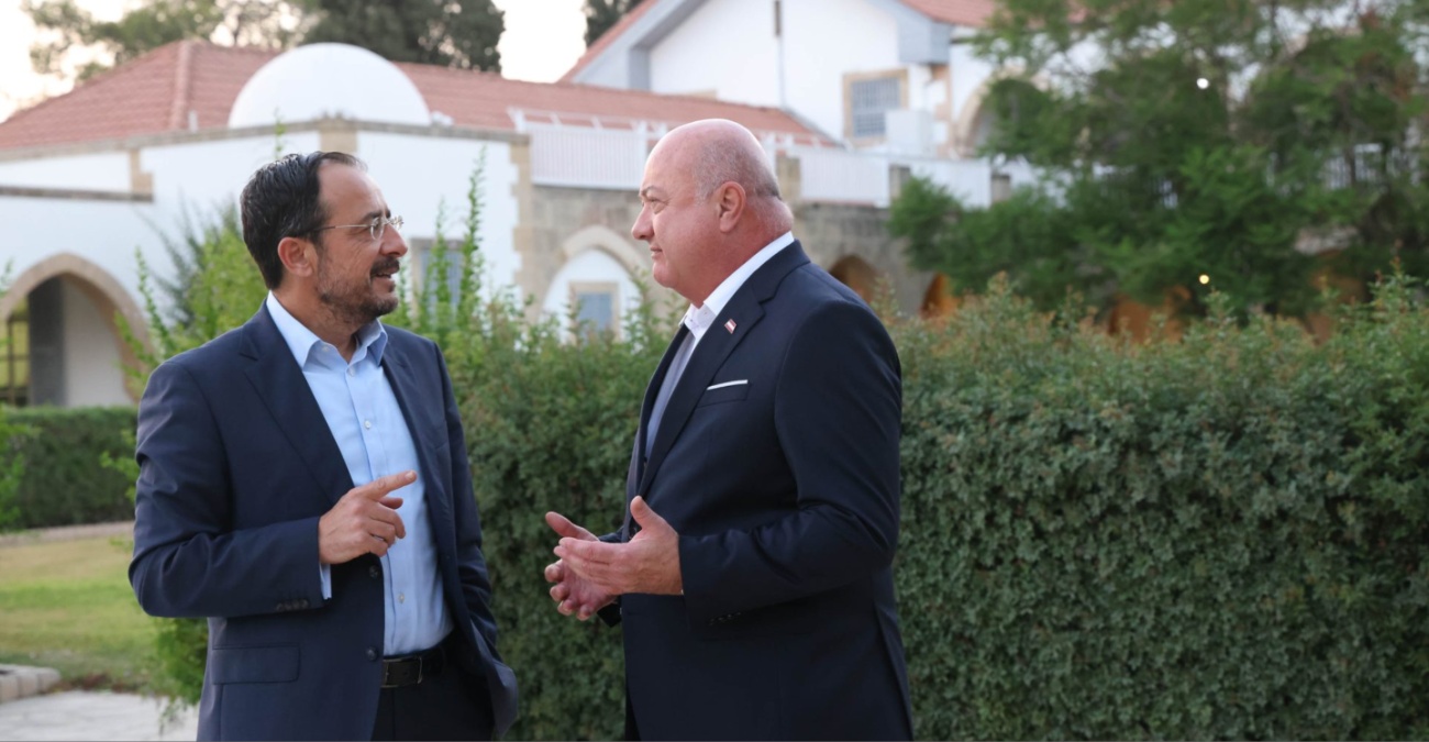 Στη Λευκωσία ο Στόκερ: Ο Πρόεδρος Χριστοδουλίδης υποδέχθηκε τον Καγκελάριο της Αυστρίας – Παρακάθησαν σε δείπνο