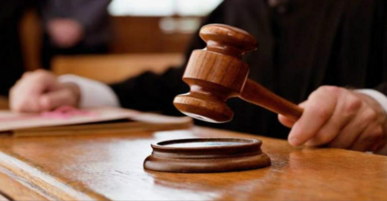 &Delta;&iota;&kappa;&alpha;&sigma;&tau;&iota;&kappa;ό &laquo;&mu;&pi;&lambda;ό&kappa;&omicron;&raquo; &sigma;&epsilon; &pi;&rho;&omicron;&sigma;&phi;&upsilon;&gamma;έ&sigmaf; &kappa;&alpha;&tau;ά &tau;&omega;&nu; &delta;&iota;&omicron;&rho;&iota;&sigma;&mu;ώ&nu; &sigma;&tau;&eta;&nu; &Epsilon;&Delta;&Upsilon;: &Tau;&iota; &kappa;&alpha;&theta;&iota;&sigma;&tau;ά &tau;&omicron;&nu; &Pi;&rho;ό&epsilon;&delta;&rho;&omicron; &tau;&eta;&sigmaf; &Delta;&eta;&mu;&omicron;&kappa;&rho;&alpha;&tau;ί&alpha;&sigmaf; &alpha;&nu;έ&lambda;&epsilon;&gamma;&kappa;&tau;&omicron;