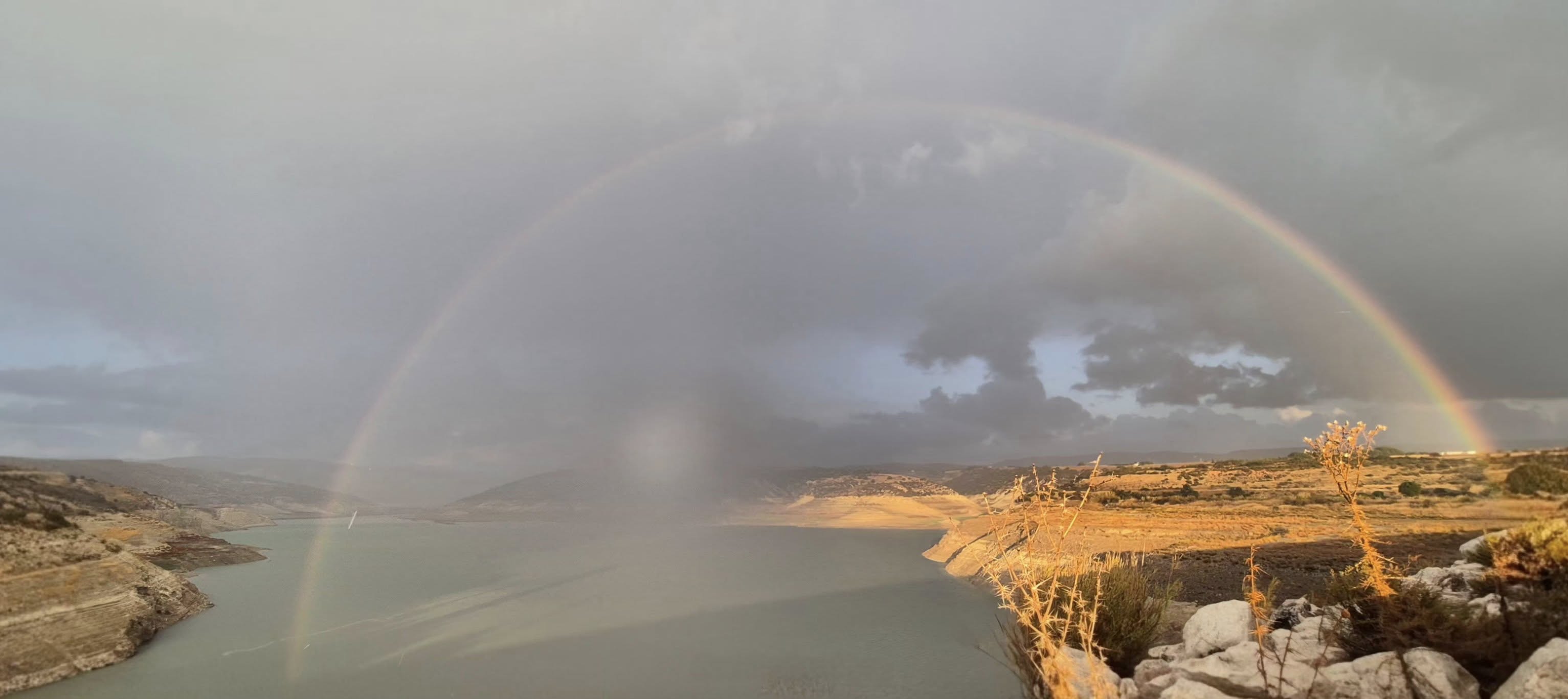 Μετά την καταιγίδα έρχεται… το ουράνιο τόξο – Μαγικά στιγμιότυπα πάνω από την Πάφο