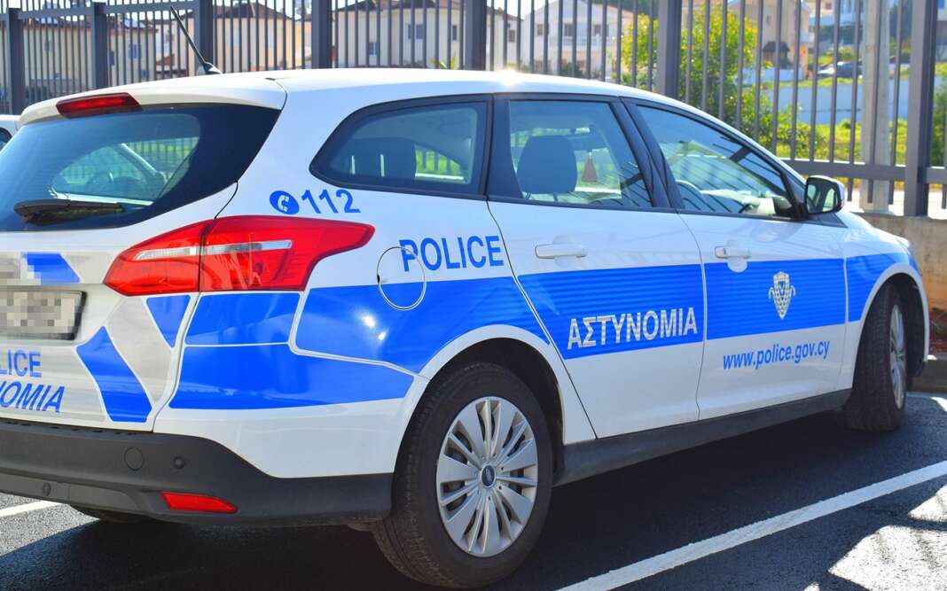 Έβαλαν φωτιά, έγραψαν συνθήματα και προκάλεσαν ζημιές στο Γυμνάσιο Δροσιάς
