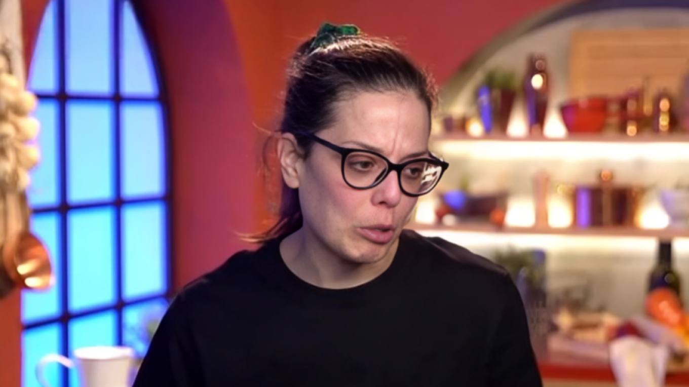 MasterChef: &Xi;έ&sigma;&pi;&alpha;&sigma;&epsilon; &sigma;&epsilon; &kappa;&lambda;ά&mu;&alpha;&tau;&alpha; &eta; &Iota;&omega;ά&nu;&nu;&alpha; &mu;&epsilon;&tau;ά &tau;&eta;&nu; &alpha;&pi;&omicron;&chi;ώ&rho;&eta;&sigma;ή &tau;&eta;&sigmaf; - &laquo;&Epsilon;ί&nu;&alpha;&iota; &omega;&rho;&alpha;ί&omicron; &nu;&alpha; &kappa;&upsilon;&nu;&eta;&gamma;ά&sigmaf; &tau;&omicron; ό&nu;&epsilon;&iota;&rho;ό &sigma;&omicron;&upsilon;&raquo;