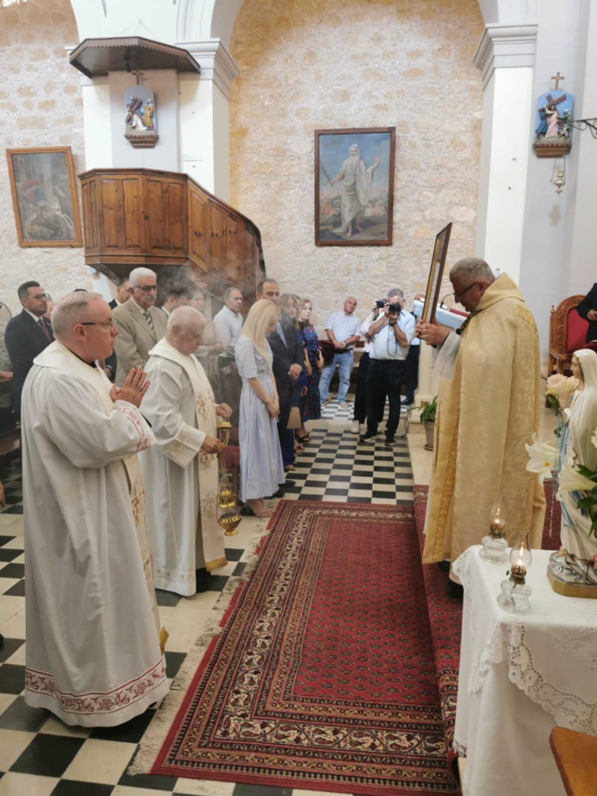 Η Αννίτα Δημητρίου στο πλευρό των Μαρωνιτών στα κατεχόμενα – Δείτε φωτογραφίες