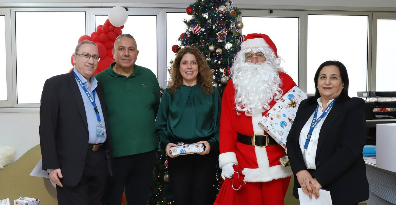 &Eta; Eurobank &sigma;&kappa;ό&rho;&pi;&iota;&sigma;&epsilon; &chi;&alpha;&mu;ό&gamma;&epsilon;&lambda;&alpha;&nbsp;&kappa;&alpha;&iota; &epsilon;&lambda;&pi;ί&delta;&alpha; &sigma;&tau;&omicron; &Mu;&alpha;&kappa;ά&rho;&epsilon;&iota;&omicron; &Nu;&omicron;&sigma;&omicron;&kappa;&omicron;&mu;&epsilon;ί&omicron; - &Delta;&epsilon;ί&tau;&epsilon; &phi;&omega;&tau;&omicron;&gamma;&rho;&alpha;&phi;ί&epsilon;&sigmaf;&nbsp;