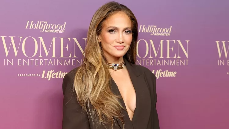 Jennifer Lopez: &Tau;&omicron; &alpha;&gamma;&epsilon;&nu;έ&sigmaf; &sigma;&tau;&iota;&gamma;&mu;&iota;ό&tau;&upsilon;&pi;&omicron; &sigma;&tau;&omicron; &kappa;ό&kappa;&kappa;&iota;&nu;&omicron; &chi;&alpha;&lambda;ί &pi;&omicron;&upsilon; έ&gamma;&iota;&nu;&epsilon; viral