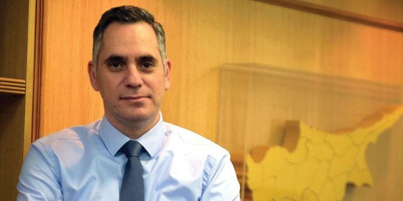 &Epsilon;&xi;&alpha;&pi;έ&lambda;&upsilon;&sigma;&epsilon; &pi;&upsilon;&rho;ά &omicron; &Nu;&iota;&kappa;ό&lambda;&alpha;&sigmaf; &Pi;&alpha;&pi;&alpha;&delta;ό&pi;&omicron;&upsilon;&lambda;&omicron;&sigmaf; - &laquo;&Omicron;&lambda;ό&kappa;&lambda;&eta;&rho;&eta; &eta; &kappa;&omicron;&iota;&nu;&omega;&nu;ί&alpha; &alpha;&sigma;&chi;&omicron;&lambda;&epsilon;ί&tau;&alpha;&iota; &mu;&epsilon; &psi;&epsilon;ύ&tau;&iota;&kappa;&epsilon;&sigmaf; &kappa;&alpha;&tau;&alpha;&gamma;&gamma;&epsilon;&lambda;ί&epsilon;&sigmaf; &kappa;&alpha;&iota; &mu;&upsilon;&theta;&epsilon;ύ&mu;&alpha;&tau;&alpha;&raquo;