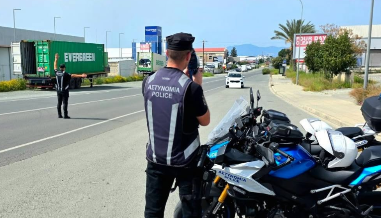 &Sigma;&tau;&omicron;&upsilon;&sigmaf; &delta;&rho;ό&mu;&omicron;&upsilon;&sigmaf; &eta; &Alpha;&sigma;&tau;&upsilon;&nu;&omicron;&mu;ί&alpha; &alpha;&pi;ό &sigma;ή&mu;&epsilon;&rho;&alpha; &eta; &Alpha;&sigma;&tau;&upsilon;&nu;&omicron;&mu;ί&alpha; - &Tau;&iota; &theta;&alpha; &epsilon;&lambda;έ&gamma;&chi;&epsilon;&iota;