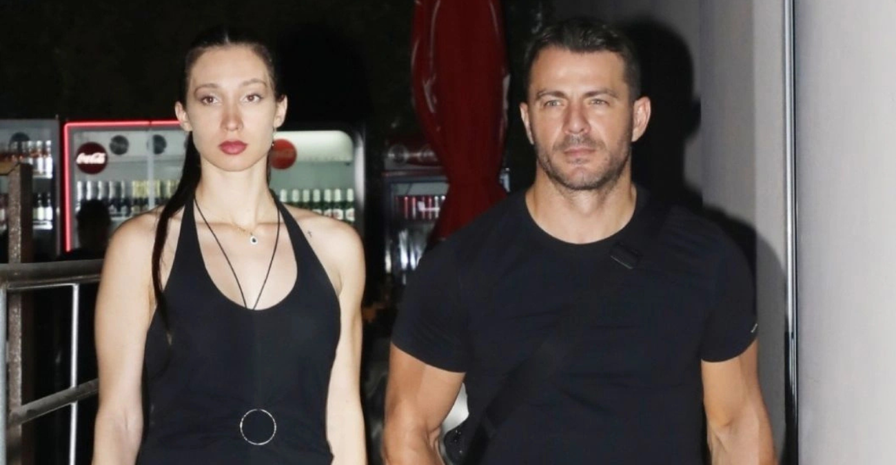 Ο Αγγελόπουλος κοιμάται με την κόρη του–«Άμα δεν σηκώνει το τηλέφωνο να ξέρετε…» λέει η Βαμβακούση