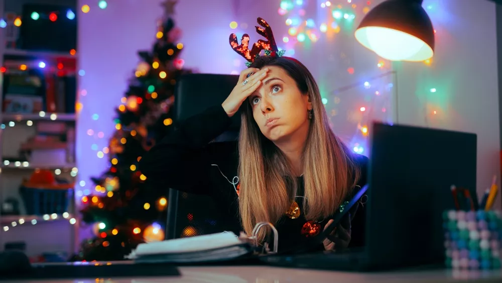 Τρεις «χρυσές» συμβουλές για να αποφύγετε το άγχος των γιορτών, σύμφωνα με τους ειδικούς