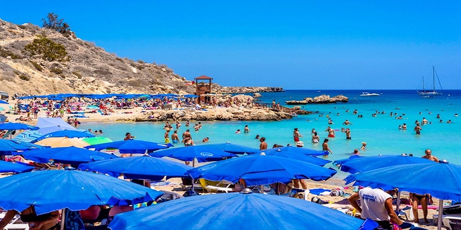 &Pi;&rho;&omicron;&beta;&lambda;&eta;&mu;&alpha;&tau;&iota;&sigma;&mu;ό&sigmaf; &sigma;&tau;&omicron;&nu; &tau;&omicron;&upsilon;&rho;&iota;&sigma;&mu;ό: &Mu;&epsilon;&iota;&omega;&mu;έ&nu;&epsilon;&sigmaf; &omicron;&iota; &kappa;&rho;&alpha;&tau;ή&sigma;&epsilon;&iota;&sigmaf; &sigma;&epsilon; &sigma;&chi;έ&sigma;&eta; &mu;&epsilon; &pi;έ&rho;&sigma;&iota; &ndash; &Epsilon;&pi;&eta;&rho;&epsilon;ά&zeta;&omicron;&upsilon;&nu; &omicron;&iota; &epsilon;&xi;&epsilon;&lambda;ί&xi;&epsilon;&iota;&sigmaf; &sigma;&tau;&eta; &Mu;έ&sigma;&eta; &Alpha;&nu;&alpha;&tau;&omicron;&lambda;ή