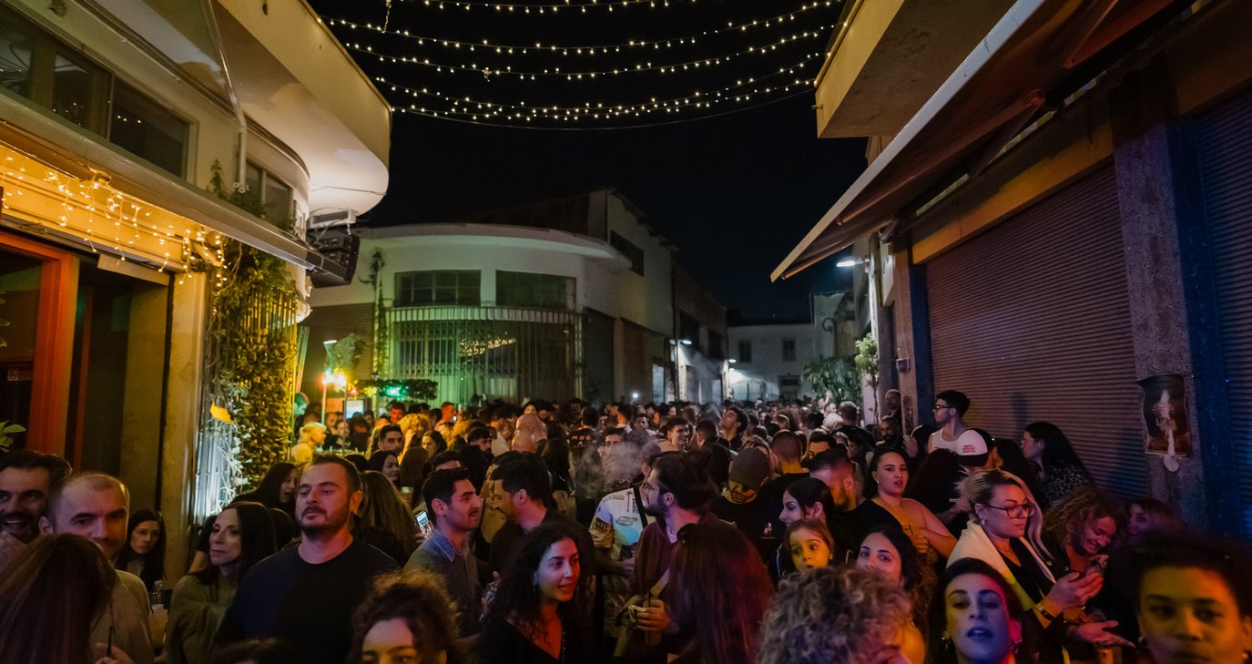 &Alpha;&upsilon;&tau;ό &epsilon;ί&nu;&alpha;&iota; &tau;&omicron; &alpha;&pi;ό&lambda;&upsilon;&tau;&omicron; street party &mu;&epsilon; &tau;&alpha; &kappa;&alpha;&lambda;ύ&tau;&epsilon;&rho;&alpha; &kappa;&omicron;&kappa;&tau;έ&iota;&lambda; &ndash; &Gamma;&nu;&omega;&sigma;&tau;ό &sigma;&epsilon; ό&lambda;&omicron;&upsilon;&sigmaf; &mu;&pi;&alpha;&rho; &gamma;&iota;&omicron;&rho;&tau;ά&zeta;&epsilon;&iota; &kappa;&alpha;&iota; &epsilon;&tau;&omicron;&iota;&mu;ά&zeta;&epsilon;&iota; &kappa;ά&tau;&iota; &mu;&epsilon;&gamma;ά&lambda;&omicron;
