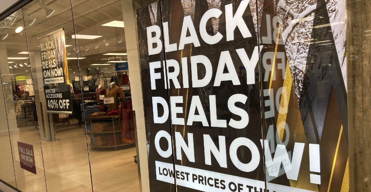 Black Friday: Έτοιμα τα καταστήματα Black Friday: Έτοιμα τα καταστήματα