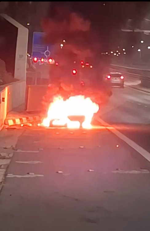 Έγινε κι αυτό στον αυτοκινητόδρομο – Σκουπίδια και πεταμένα ελαστικά άρπαξαν φωτιά προκαλώντας τρόμο στους οδηγούς – Δείτε βίντεο