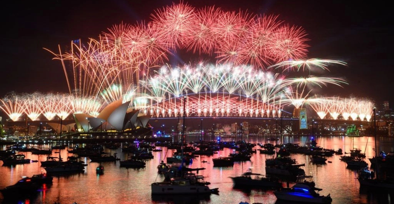 Πώς ο πλανήτης υποδέχτηκε το 2026: Πυροτεχνήματα, παγωμένες βουτιές και θεαματικά σόου Πώς ο πλανήτης υποδέχτηκε το 2026: Πυροτεχνήματα, παγωμένες βουτιές και θεαματικά σόου