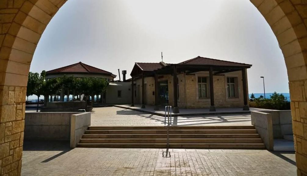 &Mu;ί&alpha; &iota;&sigma;&tau;&omicron;&rho;&iota;&kappa;ή &tau;&alpha;&beta;έ&rho;&nu;&alpha; &mu;&epsilon; &alpha;&pi;ί&sigma;&tau;&epsilon;&upsilon;&tau;&eta; &theta;έ&alpha; &kappa;&alpha;&iota; &delta;&rho;&omicron;&sigma;&iota;ά &epsilon;&pi;&iota;&sigma;&tau;&rho;έ&phi;&epsilon;&iota; &phi;έ&rho;&nu;&omicron;&nu;&tau;&alpha;&sigmaf; &mu;&alpha;&zeta;ί &tau;&eta;&sigmaf; &pi;&alpha;&rho;&alpha;&delta;&omicron;&sigma;&iota;&alpha;&kappa;έ&sigmaf; &kappa;&upsilon;&pi;&rho;&iota;&alpha;&kappa;έ&sigmaf; &gamma;&epsilon;ύ&sigma;&epsilon;&iota;&sigmaf; &ndash; &Delta;&epsilon;ί&tau;&epsilon; &phi;&omega;&tau;&omicron;&gamma;&rho;&alpha;&phi;ί&epsilon;&sigmaf;