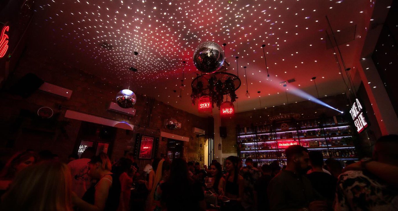 Τίτλοι τέλους: Γνωστό μπαράκι της Λεμεσού κατεβάζει ρολά