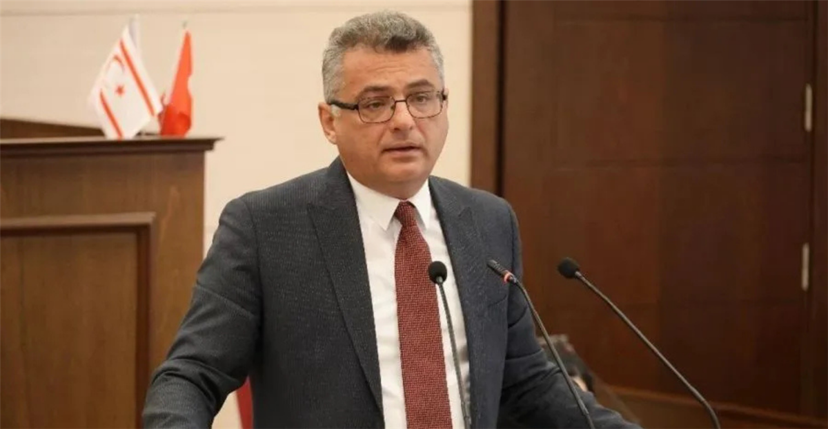 Έ&rho;&chi;&iota;&omicron;&upsilon;&rho;&mu;&alpha;&nu;: &laquo;&Sigma;&upsilon;&nu;&epsilon;&chi;ί&zeta;&epsilon;&tau;&alpha;&iota; &mu;&epsilon; &alpha;&mu;&epsilon;ί&omega;&tau;&eta; έ&nu;&tau;&alpha;&sigma;&eta; &eta; έ&rho;&epsilon;&upsilon;&nu;&alpha;&raquo; &ndash; 23 &alpha;&gamma;&nu;&omicron;&omicron;ύ&mu;&epsilon;&nu;&omicron;&iota; &sigma;&tau;&omicron; &nu;&alpha;&upsilon;ά&gamma;&iota;&omicron; - &Sigma;&tau;&alpha; 514 &mu;έ&tau;&rho;&alpha; &beta;ά&theta;&omicron;&sigmaf; &tau;&omicron; &pi;&lambda;&omicron;ί&omicron;