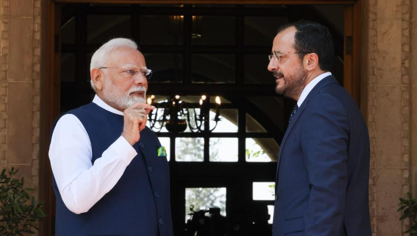 &Pi;&tau;&Delta;: &Iota;&delta;&iota;&alpha;ί&tau;&epsilon;&rho;&alpha; &sigma;&eta;&mu;&alpha;&nu;&tau;&iota;&kappa;ή &eta; &epsilon;&pi;ί&sigma;&kappa;&epsilon;&psi;&eta; &sigma;&tau;&eta;&nu; &Iota;&nu;&delta;ί&alpha; &tau;&omicron;&nu; &Mu;ά&iota;&omicron;