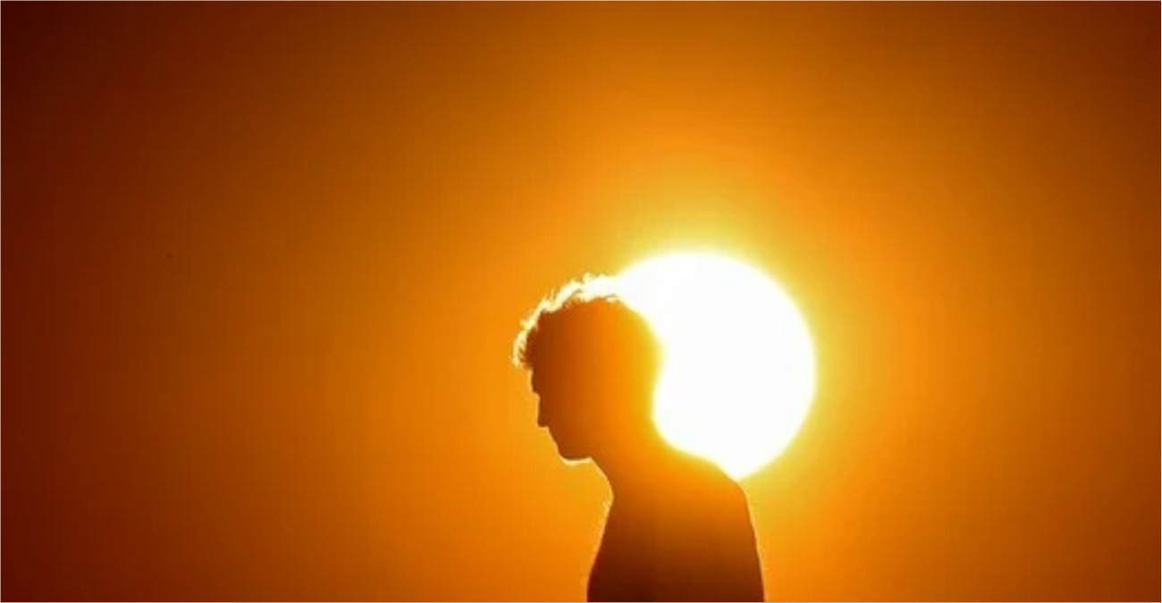 &Rho;&epsilon;&kappa;ό&rho; &zeta;έ&sigma;&tau;&eta;&sigmaf;: &Gamma;&iota;&alpha;&tau;ί &eta; &epsilon;&pi;&iota;&sigma;&tau;&rho;&omicron;&phi;ή &tau;&omicron;&upsilon; &Epsilon;&lambda; &Nu;ί&nu;&iota;&omicron; &tau;&rho;&omicron;&mu;ά&zeta;&epsilon;&iota; &tau;&omicron;&upsilon;&sigmaf; &epsilon;&iota;&delta;&iota;&kappa;&omicron;ύ&sigmaf;