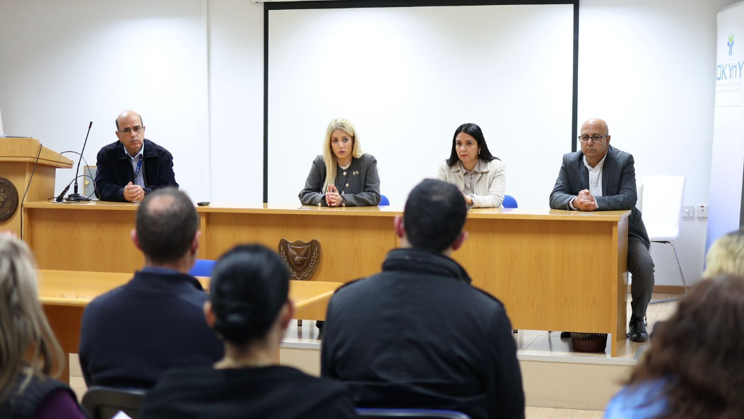 &Sigma;&tau;&omicron; &Pi;&alpha;&iota;&delta;&omicron;&omicron;&gamma;&kappa;&omicron;&lambda;&omicron;&gamma;&iota;&kappa;ό &eta; &Alpha;&nu;&nu;ί&tau;&alpha; &mu;&epsilon;&tau;ά &tau;&iota;&sigmaf; &kappa;&alpha;&tau;&alpha;&gamma;&gamma;&epsilon;&lambda;ί&epsilon;&sigmaf; - &laquo;&Delta;&epsilon;&nu; &pi;&rho;ό&kappa;&epsilon;&iota;&tau;&alpha;&iota; &nu;&alpha; &alpha;&nu;&epsilon;&chi;&tau;&omicron;ύ&mu;&epsilon; &pi;&lambda;έ&omicron;&nu; &alpha;&upsilon;&tau;έ&sigmaf; &tau;&iota;&sigmaf; &kappa;&alpha;&tau;&alpha;&sigma;&tau;ά&sigma;&epsilon;&iota;&sigmaf;&raquo;