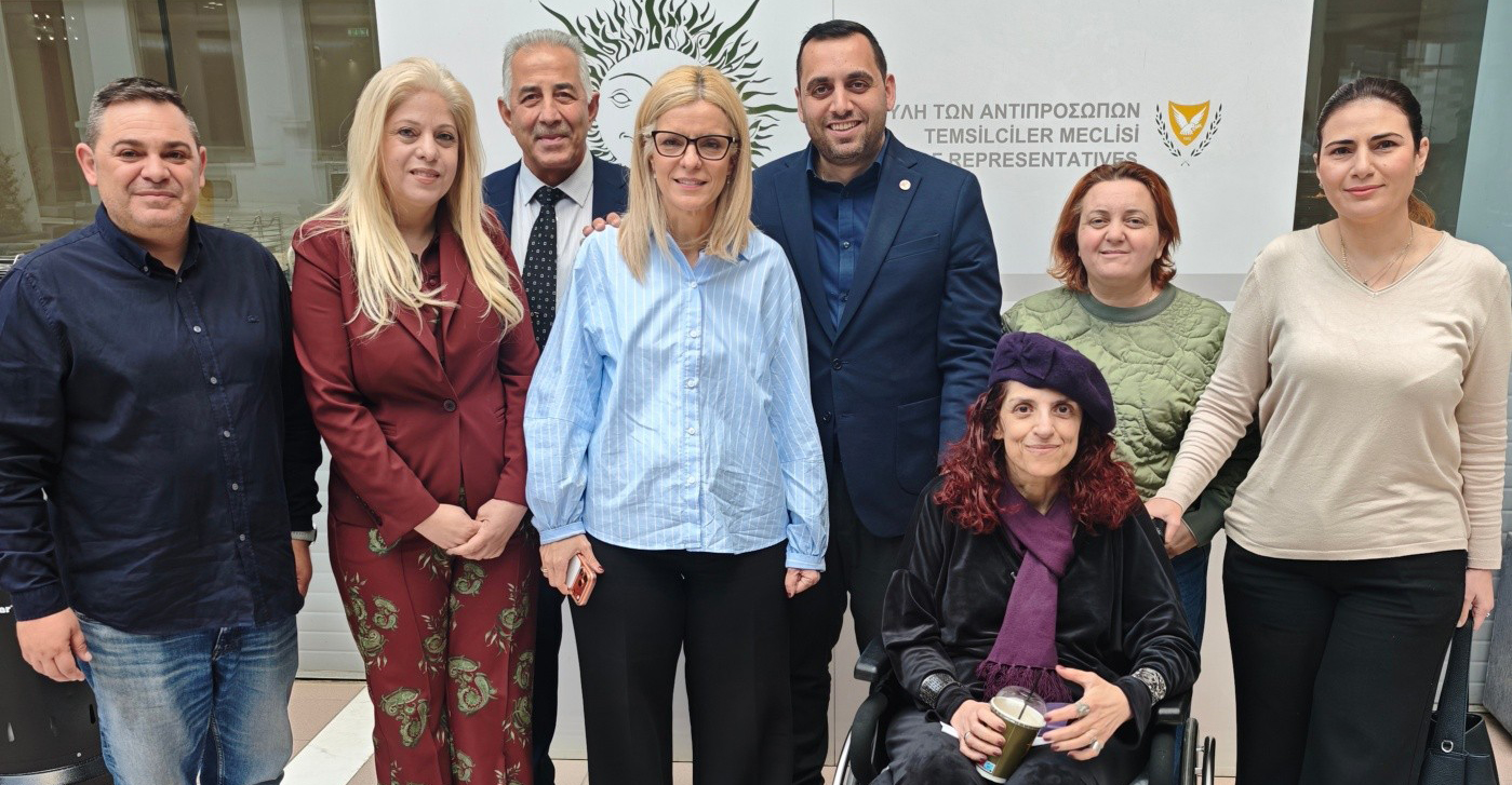 Α. Αποστόλου μετά τη ψήφιση νομοσχεδίων για άτομα με αναπηρία - «Δεν είμαστε στο τέλος του δρόμου αλλά στην αρχή»