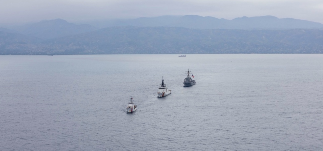 &Pi;&omicron;&lambda;&iota;&tau;&iota;&kappa;ή &kappa;&rho;ί&sigma;&eta; &kappa;&alpha;&iota; &beta;ί&alpha; &sigma;&tau;&eta;&nu; &Alpha;ϊ&tau;ή - &Tau;&rho;ί&alpha; &alpha;&mu;&epsilon;&rho;&iota;&kappa;&alpha;&nu;&iota;&kappa;ά &pi;&omicron;&lambda;&epsilon;&mu;&iota;&kappa;ά &pi;&lambda;&omicron;ί&alpha; &sigma;&tau;&omicron;&nu; &kappa;ό&lambda;&pi;&omicron; &tau;&eta;&sigmaf; &Pi;&omicron;&rho;&tau;-&omicron;-&Pi;&rho;&epsilon;&nu;&sigmaf;