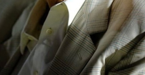 Έ&phi;&upsilon;&gamma;&epsilon; &alpha;&pi;ό &tau;&eta;&nu; &zeta;&omega;ή &pi;&alpha;&sigma;ί&gamma;&nu;&omega;&sigma;&tau;&omicron;&sigmaf; &epsilon;&pi;&iota;&chi;&epsilon;&iota;&rho;&eta;&mu;&alpha;&tau;ί&alpha;&sigmaf; - &Tau;&omicron; &delta;&iota;ά&sigma;&eta;&mu;&omicron; &kappa;&rho;&alpha;&sigma;ί &tau;&omicron;&upsilon; &sigma;&epsilon; &Kappa;ύ&pi;&rho;&omicron; &kappa;&alpha;&iota; &Epsilon;&lambda;&lambda;ά&delta;&alpha;