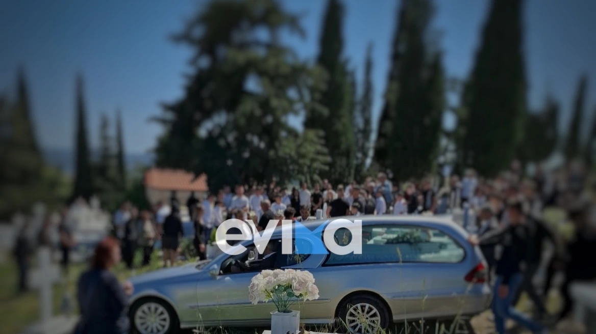 &Kappa;&eta;&delta;&epsilon;ύ&tau;&eta;&kappa;&epsilon; &omicron; 17&chi;&rho;&omicron;&nu;&omicron;&sigmaf; &pi;&omicron;&upsilon; ά&phi;&eta;&sigma;&epsilon; &tau;&eta;&nu; &tau;&epsilon;&lambda;&epsilon;&upsilon;&tau;&alpha;ί&alpha; &tau;&omicron;&upsilon; &pi;&nu;&omicron;ή &sigma;&epsilon; &tau;&rho;&omicron;&chi;&alpha;ί&omicron; &mu;&epsilon; &alpha;&sigma;&theta;&epsilon;&nu;&omicron;&phi;ό&rho;&omicron; &sigma;&tau;&eta;&nu; &Epsilon;ύ&beta;&omicron;&iota;&alpha;