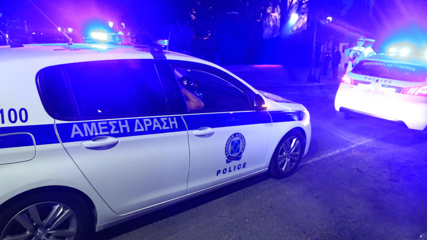 Νεκρός 21χρονος σε τροχαίο στην Ελλάδα Νεκρός 21χρονος σε τροχαίο στην Ελλάδα