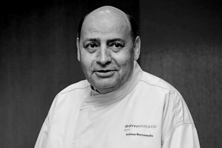 &Tau;&omicron; &tau;&epsilon;&lambda;&epsilon;&upsilon;&tau;&alpha;ί&omicron; &laquo;&alpha;&nu;&tau;ί&omicron;&raquo; &sigma;&tau;&omicron;&nu; &Alpha;&nu;&delta;&rho;έ&alpha; &Mu;&alpha;&upsilon;&rho;&omicron;&mu;&mu;ά&tau;&eta;: &Sigma;&tau;&eta;&nu; &alpha;&gamma;&kappa;&alpha;&lambda;&iota;ά &tau;&eta;&sigmaf; &pi;&alpha;&tau;&rho;ώ&alpha;&sigmaf; &gamma;&eta;&sigmaf; &omicron; &delta;&iota;&epsilon;&theta;&nu;&omicron;ύ&sigmaf; &phi;ή&mu;&eta;&sigmaf; &sigma;&epsilon;&phi;