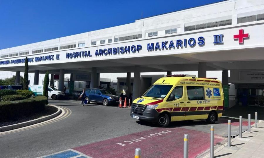 &Tau;&rho;&alpha;&gamma;&omega;&delta;ί&alpha;: &Pi;έ&theta;&alpha;&nu;&epsilon; 4&chi;&rho;&omicron;&nu;&omicron; &kappa;&omicron;&rho;&iota;&tau;&sigma;ά&kappa;&iota; &pi;&omicron;&upsilon; &nu;ό&sigma;&eta;&sigma;&epsilon; &mu;&epsilon; &Gamma;&rho;ί&pi;&eta; &Alpha; - &Nu;&omicron;&sigma;&eta;&lambda;&epsilon;&upsilon;ό&tau;&alpha;&nu; &sigma;&tau;&eta; &Mu;&Epsilon;&Theta; &tau;&omicron;&upsilon; &Mu;&alpha;&kappa;ά&rho;&iota;&omicron;&upsilon; &Nu;&omicron;&sigma;&omicron;&kappa;&omicron;&mu;&epsilon;ί&omicron;&upsilon;