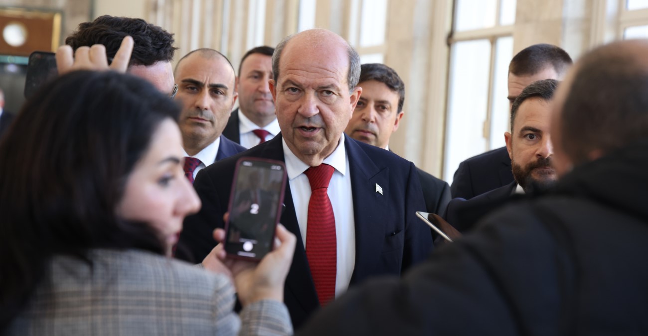 Παραμένει προκλητικός ο Τατάρ – Δεν υπάρχει επιστροφή από πολιτική «δύο κρατών»