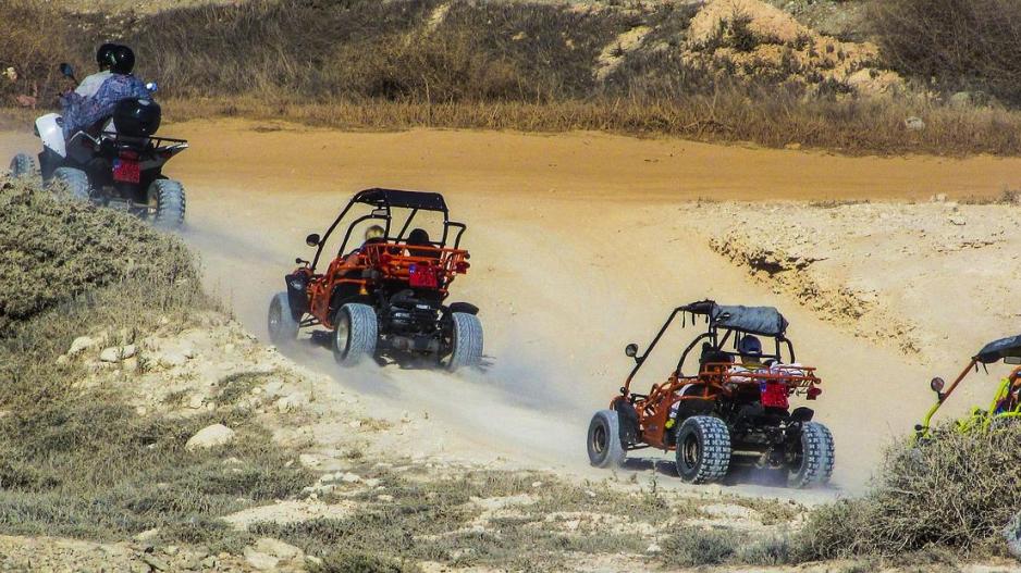 &Sigma;&tau;&omicron; &nu;&omicron;&sigma;&omicron;&kappa;&omicron;&mu;&epsilon;ί&omicron; 46&chi;&rho;&omicron;&nu;&omicron;&sigmaf;: &Alpha;&nu;&alpha;&tau;&rho;ά&pi;&eta;&kappa;&epsilon; buggy &mu;&epsilon; &tau;&epsilon;&tau;&rho;&alpha;&mu;&epsilon;&lambda;ή &omicron;&iota;&kappa;&omicron;&gamma;έ&nu;&epsilon;&iota;&alpha; &sigma;&tau;&eta;&nu; &Pi;ά&phi;&omicron;