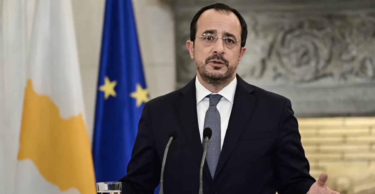 Με τον Μακρόν συναντάται τη Δευτέρα στο Παρίσι ο ΠτΔ