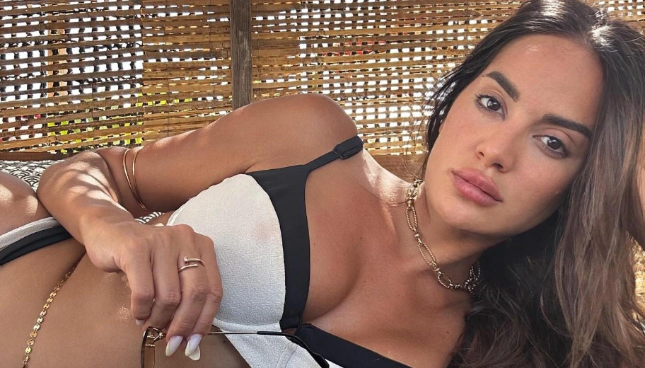 Ρία Ελληνίδου: Ποζάρει με μπικίνι και ξετρελαίνει τους followers – Δείτε φωτογραφίες