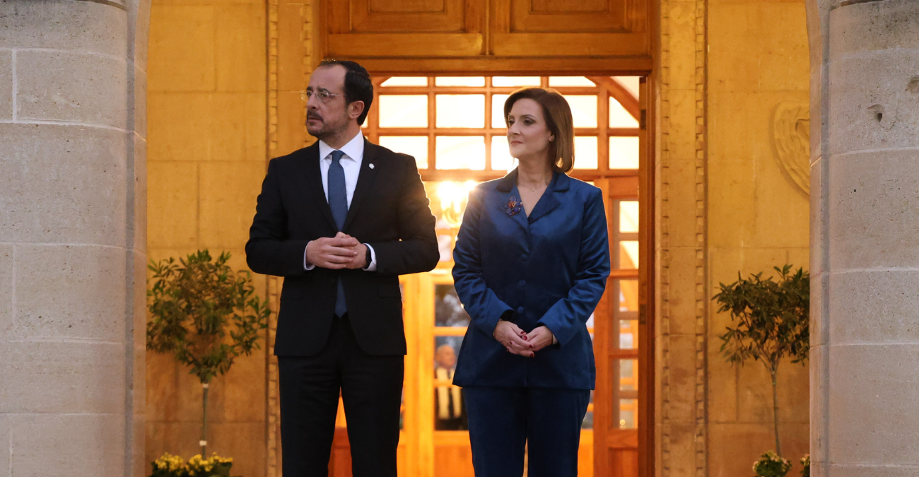 Οι αντιδράσεις των κομμάτων μετά την αποχώρηση της Πρώτης Κυρίας από τον Ανεξάρτητο Φορέα