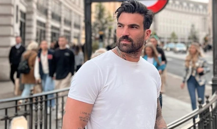 Προσέλαβε δασκάλα για τον Πάρη – «Μάλλον ο μπαμπάς πρέπει να κάνει μάθημα»