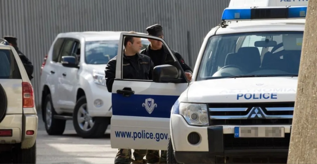 Ο κατάδικος φέρεται να έδινε οδηγίες μέσα από την φυλακή – Ψάχνουν όχημα και πιστόλι Ο κατάδικος φέρεται να έδινε οδηγίες μέσα από την φυλακή – Ψάχνουν όχημα και πιστόλι