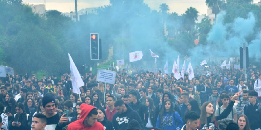 Αποχή από τα μαθήματα τη Δευτέρα αποφάσισαν οι μαθητές