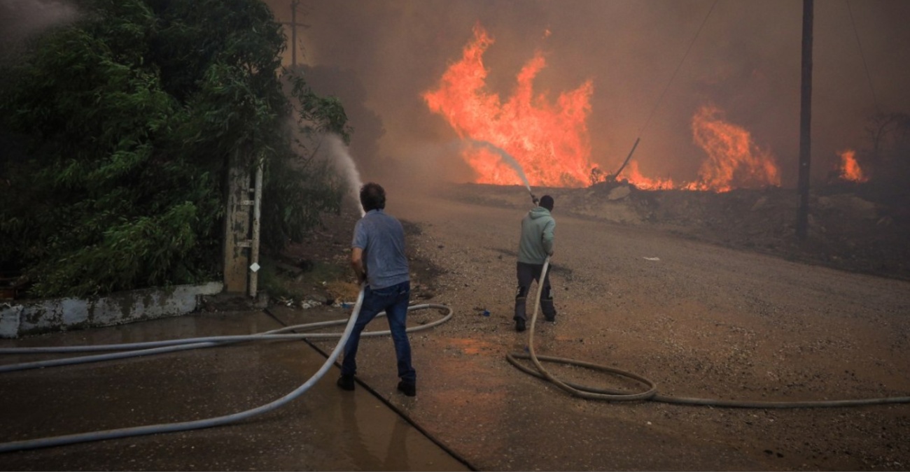 «Ήταν μια πυρκαγιά φάντασμα, δεν είχε σταματημό… Δεν μου ξαναέτυχε στα 46 χρόνια που ασχολούμαι» «Ήταν μια πυρκαγιά φάντασμα, δεν είχε σταματημό… Δεν μου ξαναέτυχε στα 46 χρόνια που ασχολούμαι»