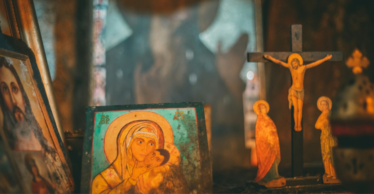 Μεγάλη Πέμπτη: «Σήμερον κρεμάται επί ξύλου…» - Κορυφώνεται το Θείο Δράμα με τη Σταύρωση του Χριστού