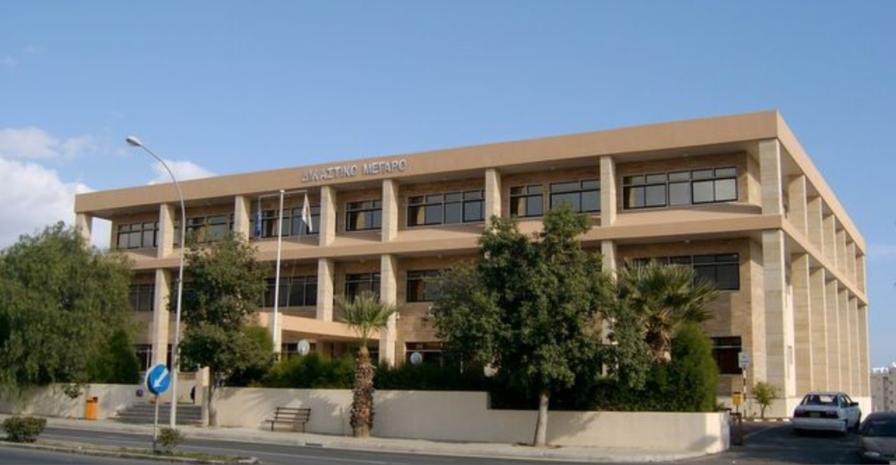 &Sigma;&tau;&eta; &phi;&upsilon;&lambda;&alpha;&kappa;ή &gamma;&iota;&alpha; 6 &chi;&rho;ό&nu;&iota;&alpha; 23&chi;&rho;&omicron;&nu;&omicron;&sigmaf; &ndash; &Tau;&omicron; &laquo;&omicron;&pi;&lambda;&omicron;&sigma;&tau;ά&sigma;&iota;&omicron;&raquo; &nu;&alpha;&rho;&kappa;&omega;&tau;&iota;&kappa;ώ&nu; &kappa;&alpha;&iota; &epsilon;&kappa;&rho;&eta;&kappa;&tau;&iota;&kappa;ώ&nu; &pi;&omicron;&upsilon; &tau;&omicron;&nu; &pi;&rho;ό&delta;&omega;&sigma;&epsilon;