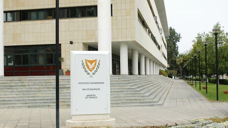 «Αυτοί που κραυγάζουν εναντίον των μέτρων να εξηγήσουν στο λαό τι ακριβώς προτείνουν»