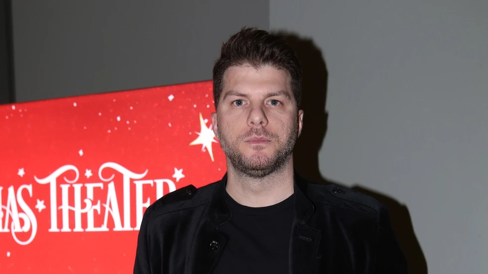 &Lambda;&omicron;ύ&kappa;&alpha;&sigmaf; &Gamma;&iota;ώ&rho;&kappa;&alpha;&sigmaf;: &laquo;&Kappa;&lambda;ή&theta;&eta;&kappa;&alpha; &kappa;&alpha;&iota; &epsilon;&gamma;ώ &nu;&alpha; &zeta;&eta;&tau;ή&sigma;&omega; &beta;&omicron;ή&theta;&epsilon;&iota;&alpha;, έ&delta;&iota;&nu;&alpha; &mu;ά&chi;&eta; &gamma;&iota;&alpha; &nu;&alpha; &alpha;&nu;έ&beta;&omega; &sigma;&tau;&eta; &sigma;&kappa;&eta;&nu;ή&raquo;