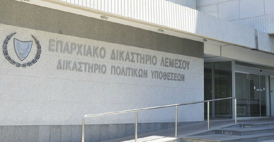 &Alpha;&pi;ό&pi;&epsilon;&iota;&rho;&alpha; &phi;ό&nu;&omicron;&upsilon; &sigma;&tau;&eta; &Lambda;&epsilon;&mu;&epsilon;&sigma;ό: &Alpha;&gamma;ό&rho;&alpha;&sigma;&epsilon; &mu;&epsilon;&gamma;ά&lambda;&omicron; &sigma;&kappa;ά&phi;&omicron;&sigmaf; &omicron; &pi;&alpha;&tau;έ&rho;&alpha;&sigmaf; &gamma;&iota;&alpha; &nu;&alpha; &delta;&iota;&alpha;&phi;ύ&gamma;&omicron;&upsilon;&nu; &tau;&alpha; &delta;ύ&omicron; &alpha;&delta;έ&rho;&phi;&iota;&alpha; - &Tau;&omicron;&nu; &kappa;&alpha;&tau;&alpha;&zeta;&eta;&tau;&omicron;ύ&nu; &omicron;&iota; &Alpha;&rho;&chi;έ&sigmaf;