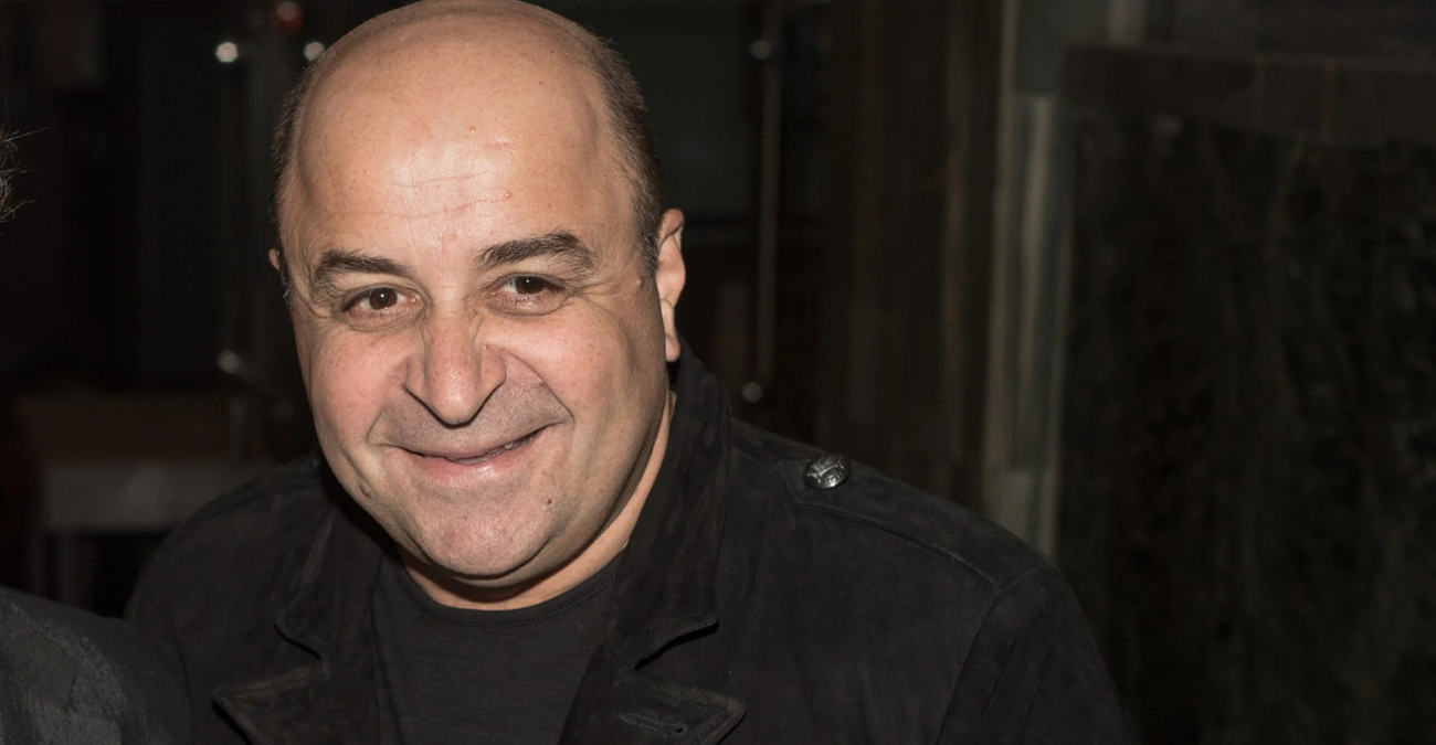 &Sigma;&upsilon;&gamma;&kappa;&lambda;&omicron;&nu;ί&zeta;&epsilon;&iota; &omicron; &Mu;ά&rho;&kappa;&omicron;&sigmaf; &Sigma;&epsilon;&phi;&epsilon;&rho;&lambda;ή&sigmaf;: &laquo;&Mu;&omicron;&upsilon; &epsilon;ί&pi;&epsilon; &ldquo;έ&sigma;&omega;&sigma;&epsilon;&sigmaf; &tau;&omicron; &pi;&alpha;&iota;&delta;ί &mu;&omicron;&upsilon; &alpha;&pi;ό &tau;&eta;&nu; &alpha;&nu;&omicron;&rho;&epsilon;&xi;ί&alpha;&rdquo;, &epsilon;ί&nu;&alpha;&iota; &gamma;&iota;&omicron;&sigmaf; &gamma;&nu;&omega;&sigma;&tau;&omicron;ύ &tau;&rho;&alpha;&gamma;&omicron;&upsilon;&delta;&iota;&sigma;&tau;ή&raquo;